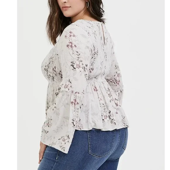NWT Torrid Ivory Floral Crinkle Gauze Midi Babydoll Top Blouse Size: 6X (30) - Picture 2 of 3